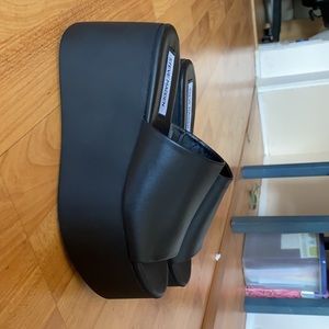 NEW STEVE MADDEN Christa Black Leather Size 6.5